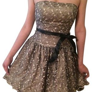 Strapless formal dress